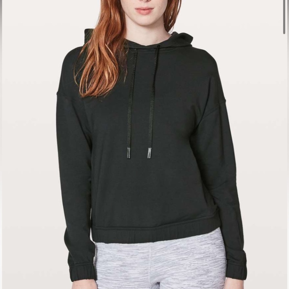 Lululemon Twisted and Tucked Pullover Size 8